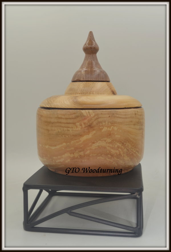 #2618 Lidded Box in Willow with Cedar Lid and Walnut Finial